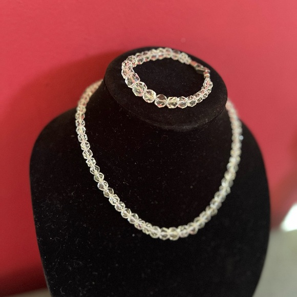 Vintage Cut Crystal Necklace & Bracelet Set – Elegant Retro Jewelry - Picture 3 of 11